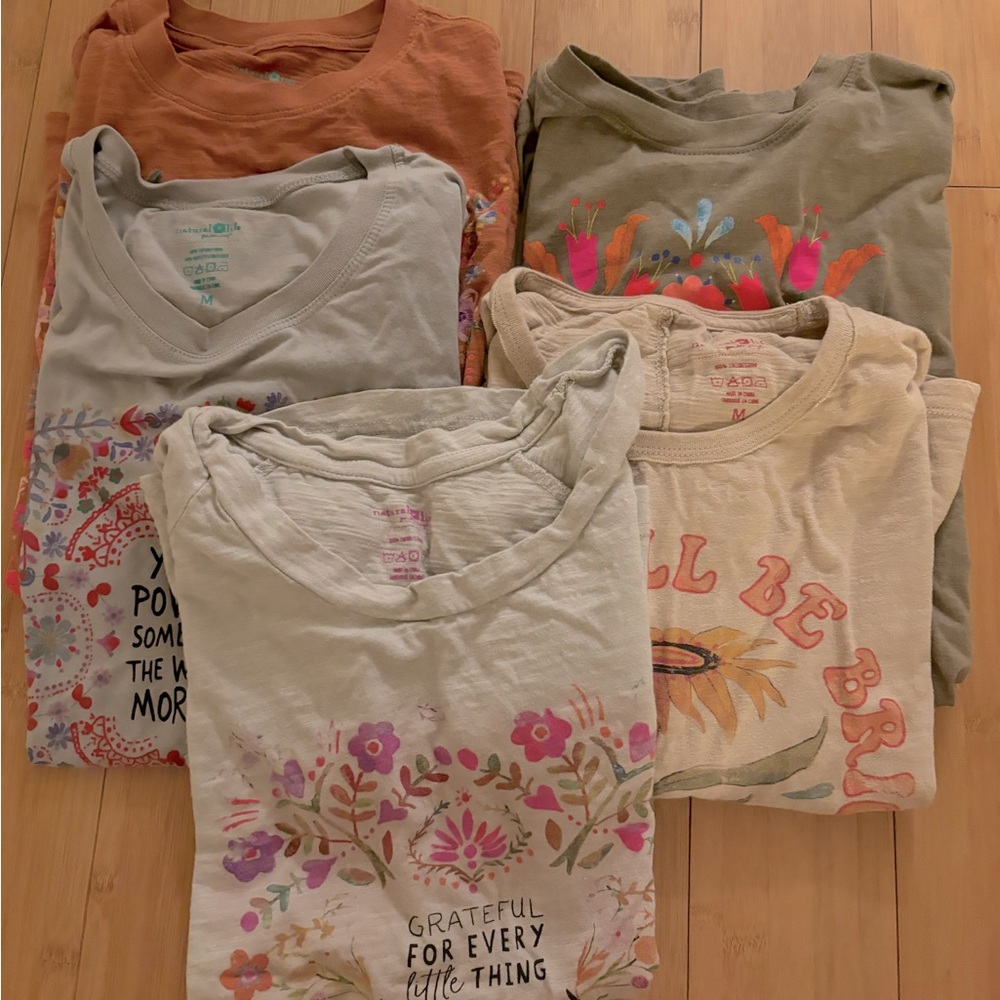 Lot of 5 t-shirts from Natural Life.  Size M